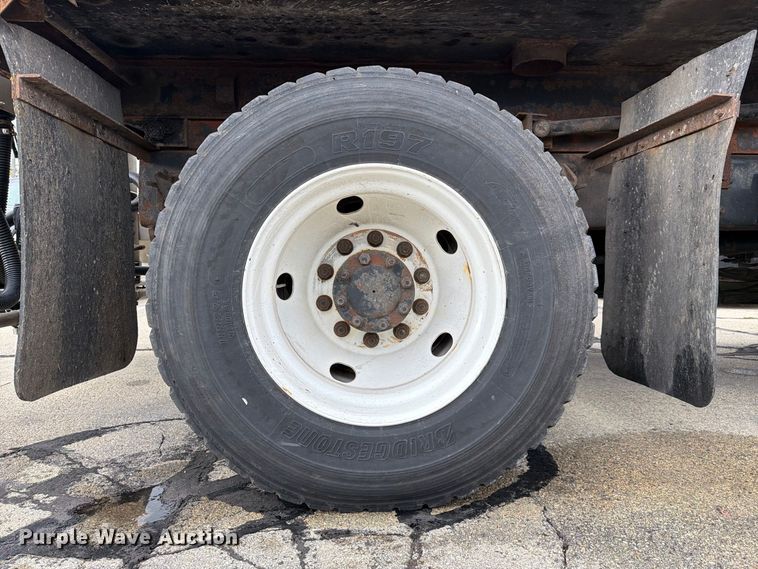 image for item FJ2045 2006 International SA525 dump truck