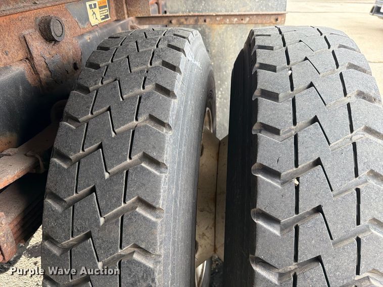 image for item FJ2045 2006 International SA525 dump truck