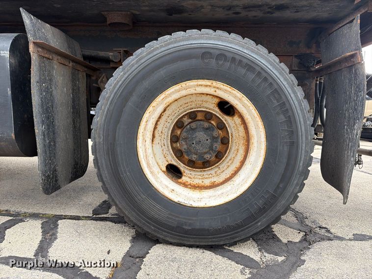 image for item FJ2045 2006 International SA525 dump truck