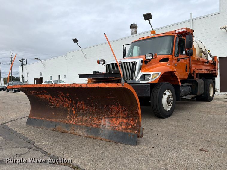 image for item FJ2046 2006 International 7400 4x2 dump truck