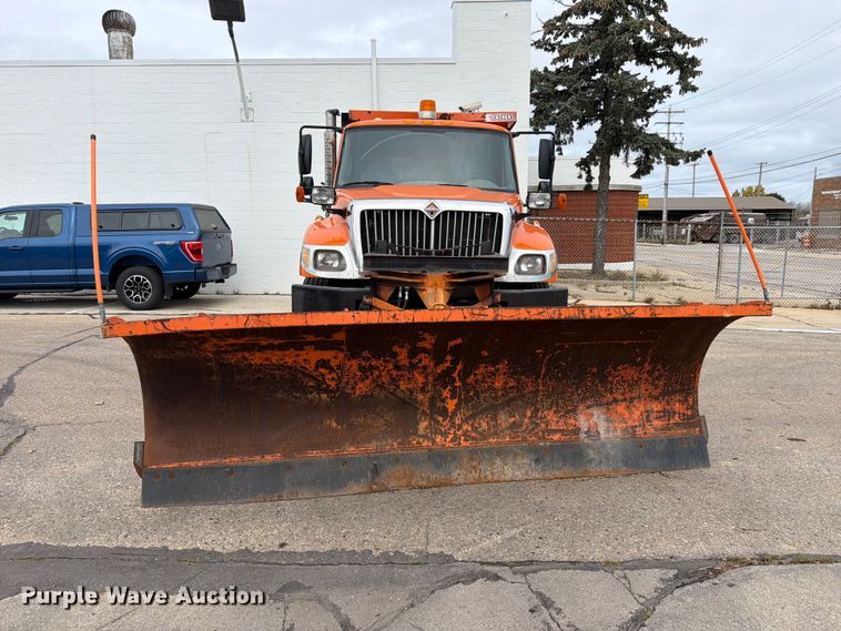 image for item FJ2046 2006 International 7400 4x2 dump truck