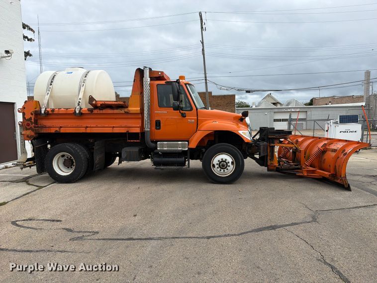 image for item FJ2046 2006 International 7400 4x2 dump truck