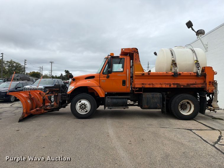 image for item FJ2046 2006 International 7400 4x2 dump truck