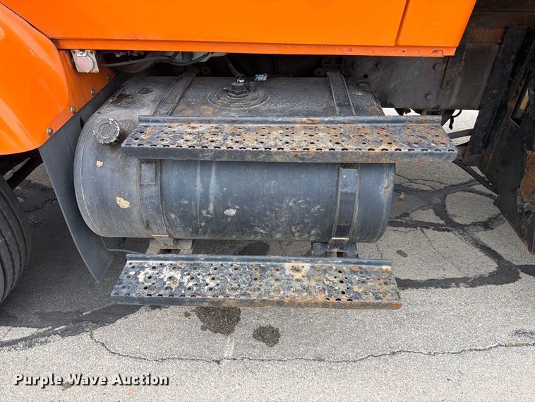 image for item FJ2046 2006 International 7400 4x2 dump truck
