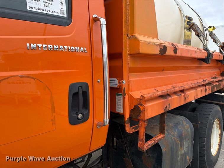 image for item FJ2046 2006 International 7400 4x2 dump truck