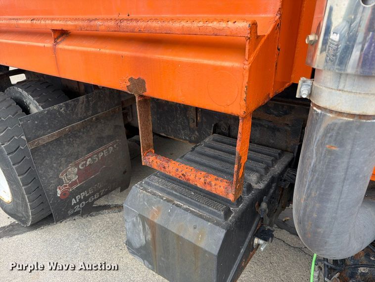 image for item FJ2046 2006 International 7400 4x2 dump truck