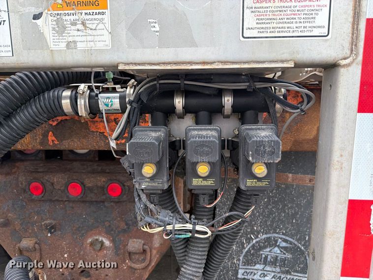 image for item FJ2046 2006 International 7400 4x2 dump truck