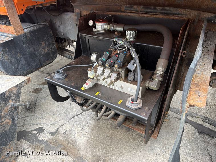 image for item FJ2046 2006 International 7400 4x2 dump truck