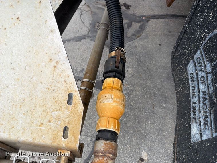 image for item FJ2046 2006 International 7400 4x2 dump truck