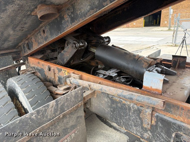 image for item FJ2046 2006 International 7400 4x2 dump truck