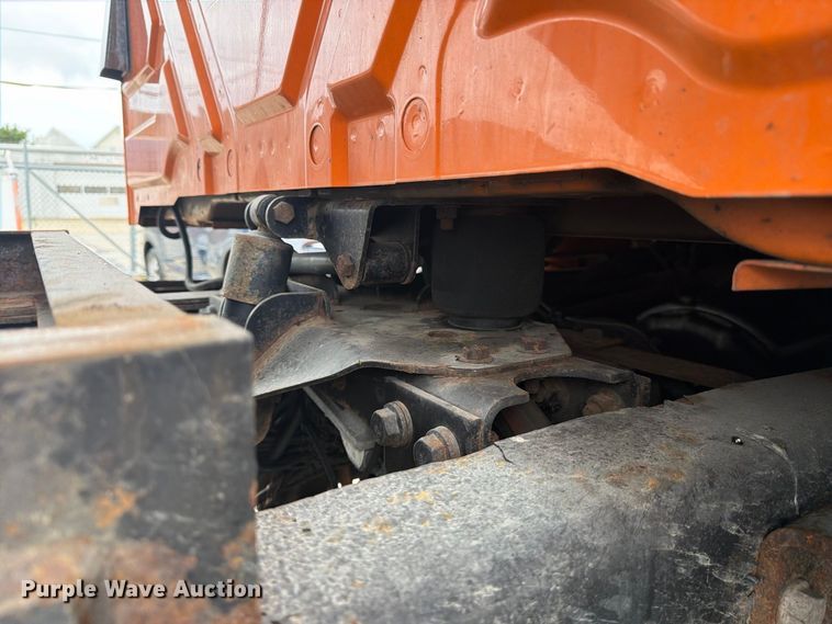 image for item FJ2046 2006 International 7400 4x2 dump truck