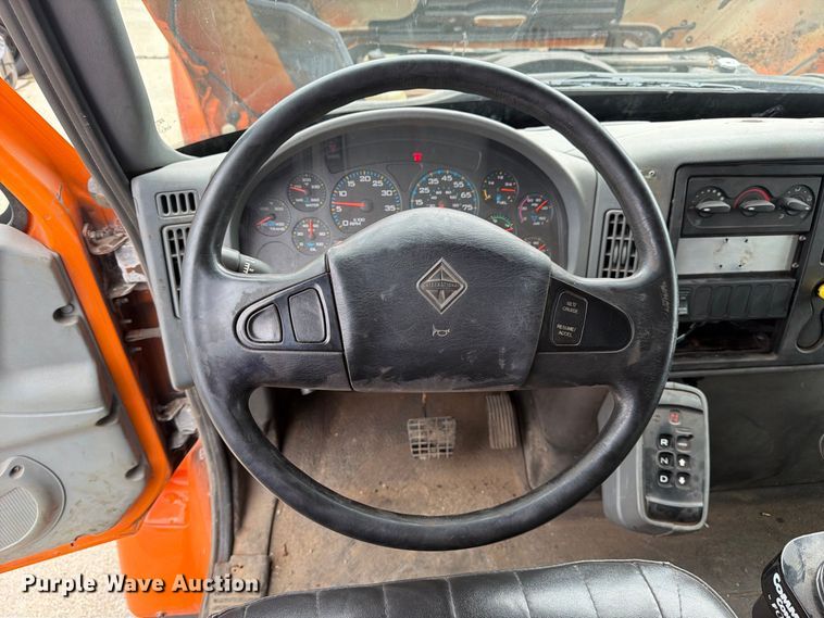 image for item FJ2046 2006 International 7400 4x2 dump truck