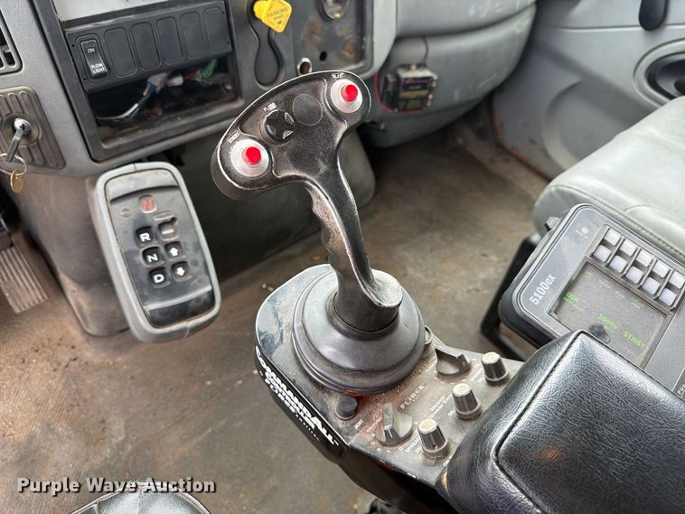 image for item FJ2046 2006 International 7400 4x2 dump truck