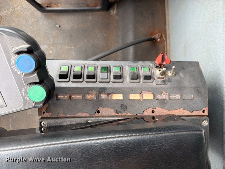 image for item FJ2046 2006 International 7400 4x2 dump truck