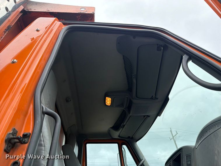 image for item FJ2046 2006 International 7400 4x2 dump truck