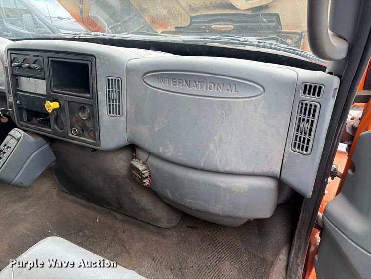 image for item FJ2046 2006 International 7400 4x2 dump truck