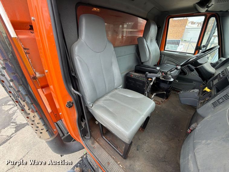 image for item FJ2046 2006 International 7400 4x2 dump truck