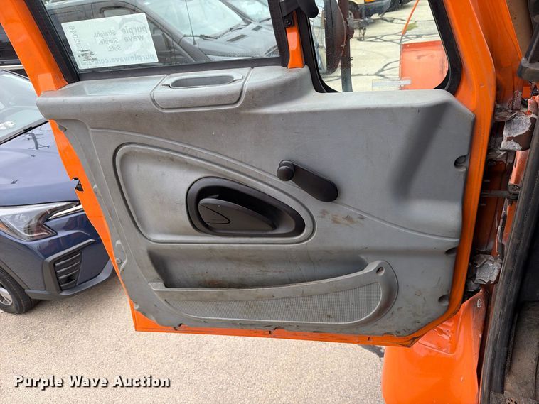 image for item FJ2046 2006 International 7400 4x2 dump truck