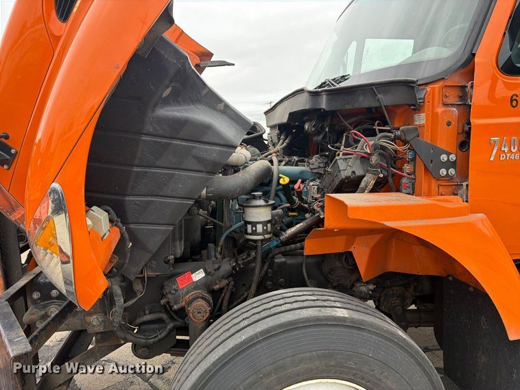 image for item FJ2046 2006 International 7400 4x2 dump truck