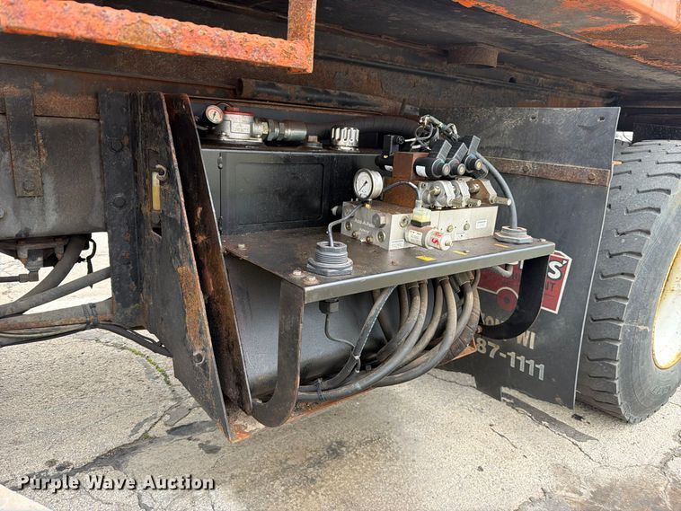 image for item FJ2046 2006 International 7400 4x2 dump truck