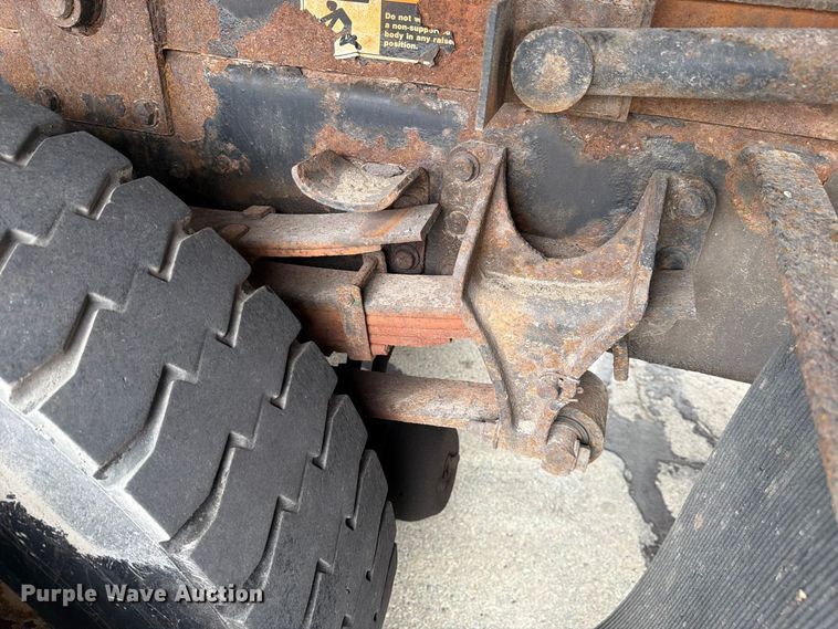 image for item FJ2046 2006 International 7400 4x2 dump truck