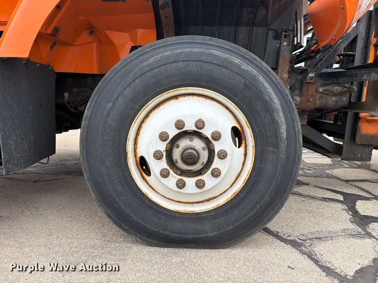 image for item FJ2046 2006 International 7400 4x2 dump truck
