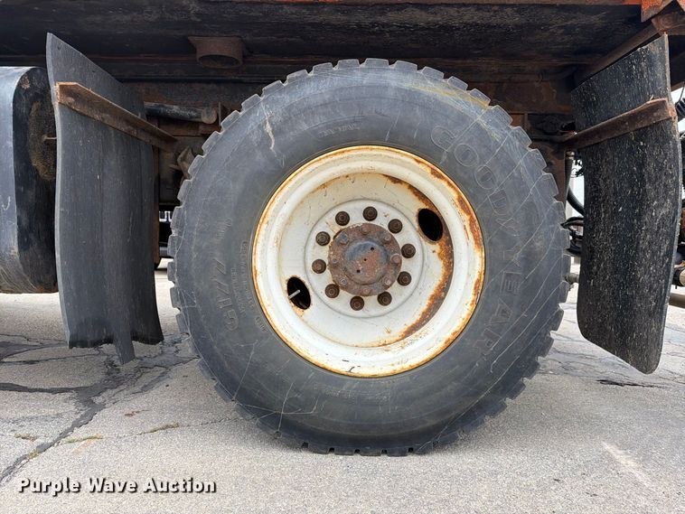 image for item FJ2046 2006 International 7400 4x2 dump truck