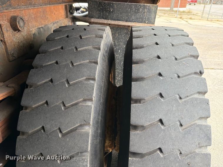 image for item FJ2046 2006 International 7400 4x2 dump truck