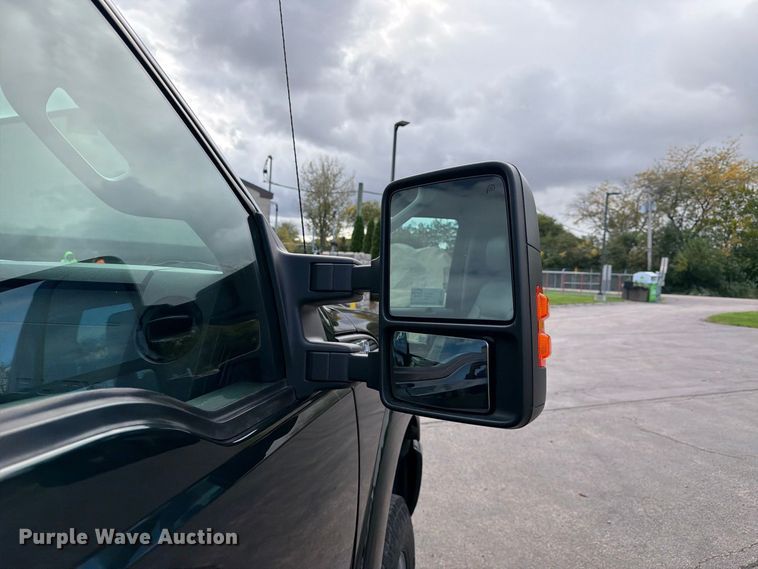 image for item FJ2063 2015 Ford F250 Super Duty pickup truck