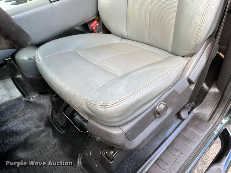 image for item FJ2063 2015 Ford F250 Super Duty pickup truck