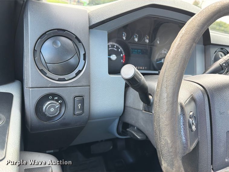 image for item FJ2063 2015 Ford F250 Super Duty pickup truck