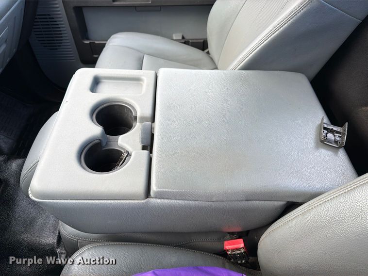 image for item FJ2063 2015 Ford F250 Super Duty pickup truck