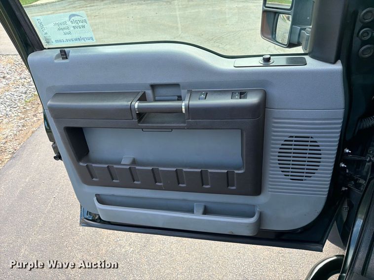 image for item FJ2063 2015 Ford F250 Super Duty pickup truck