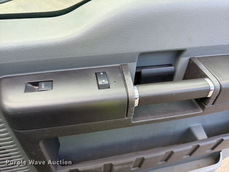 image for item FJ2063 2015 Ford F250 Super Duty pickup truck