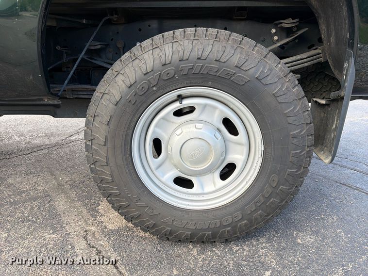 image for item FJ2063 2015 Ford F250 Super Duty pickup truck
