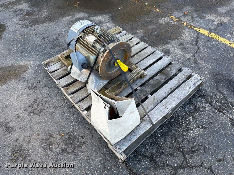 image for item FJ2064 Qin WEI Electric Corp electric motor