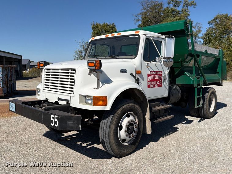 image for item FK2175 2001 International 4900 dump truck