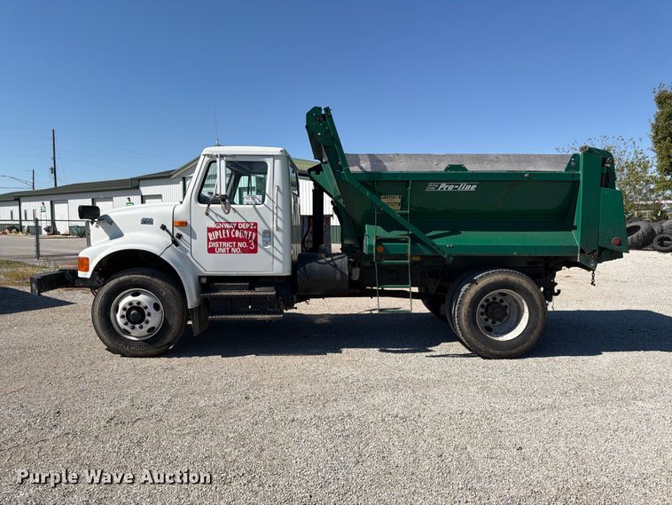 image for item FK2175 2001 International 4900 dump truck