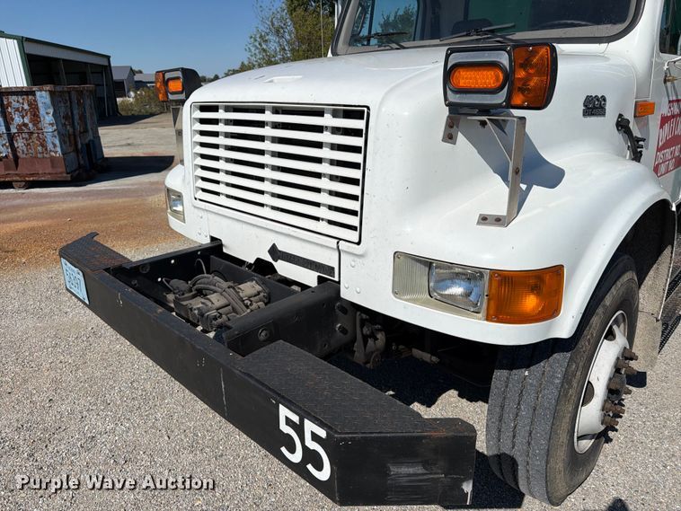 image for item FK2175 2001 International 4900 dump truck