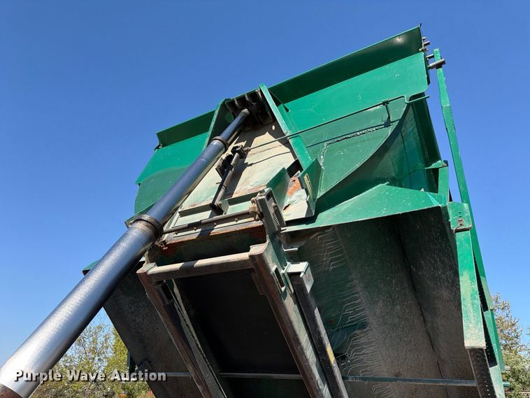 image for item FK2175 2001 International 4900 dump truck