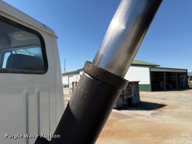 image for item FK2175 2001 International 4900 dump truck