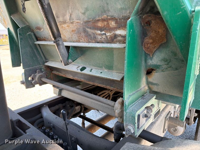 image for item FK2175 2001 International 4900 dump truck