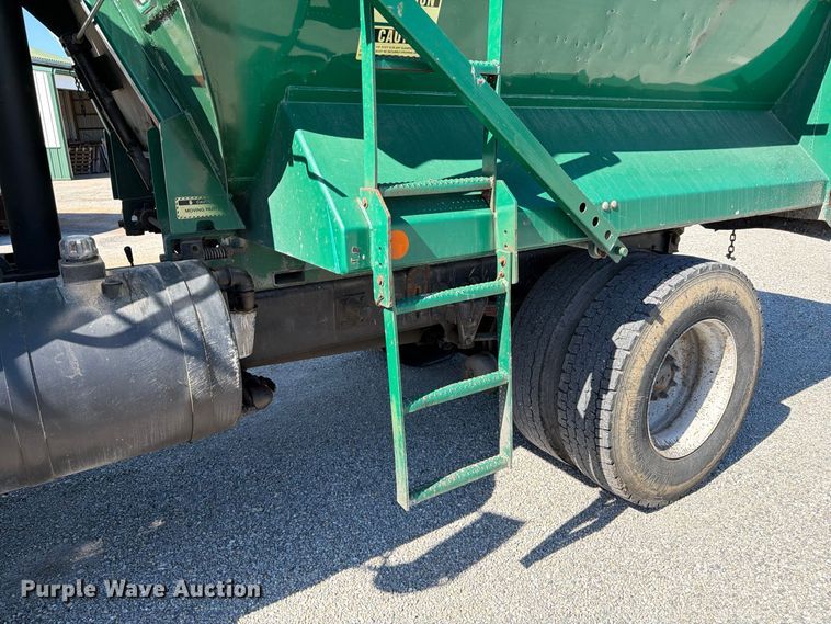 image for item FK2175 2001 International 4900 dump truck