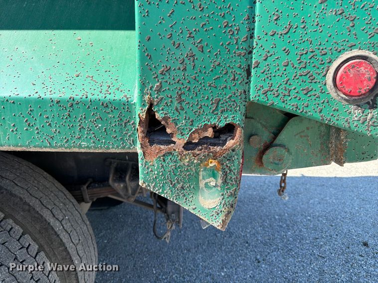image for item FK2175 2001 International 4900 dump truck