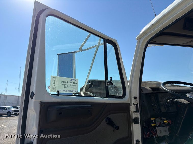 image for item FK2175 2001 International 4900 dump truck