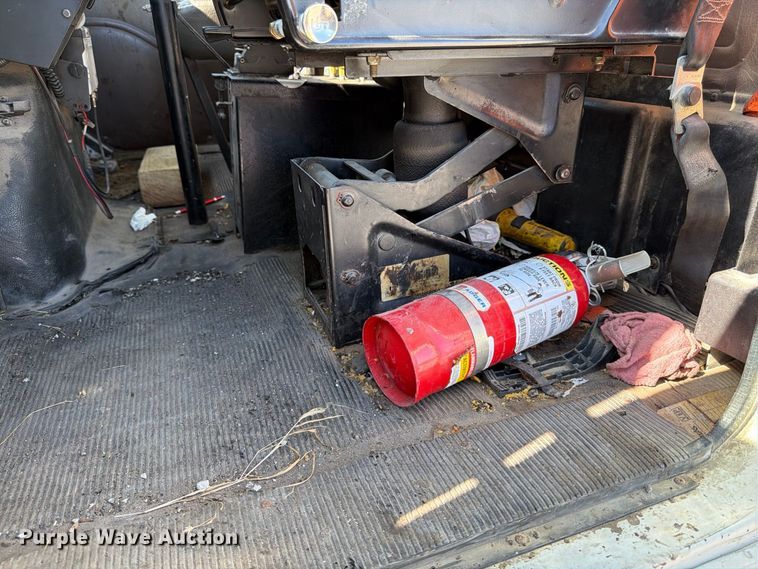 image for item FK2175 2001 International 4900 dump truck