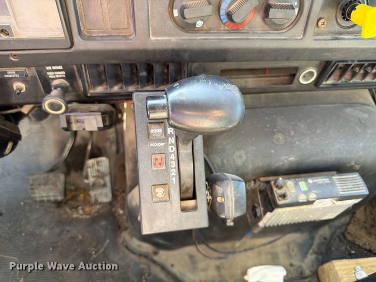 image for item FK2175 2001 International 4900 dump truck