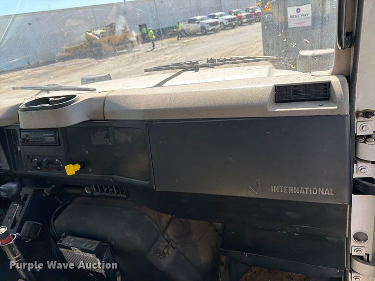 image for item FK2175 2001 International 4900 dump truck
