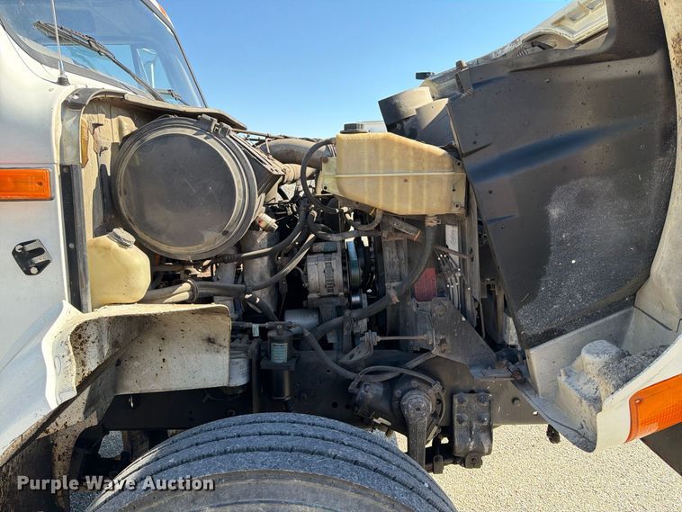image for item FK2175 2001 International 4900 dump truck