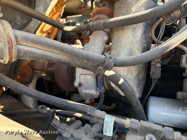image for item FK2175 2001 International 4900 dump truck